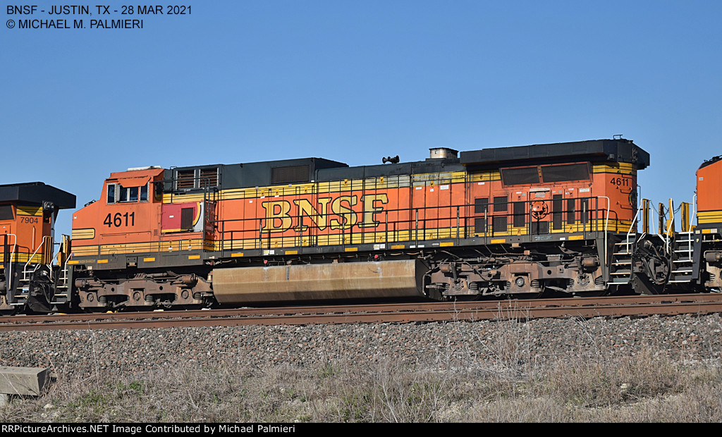 BNSF C44-9 4611